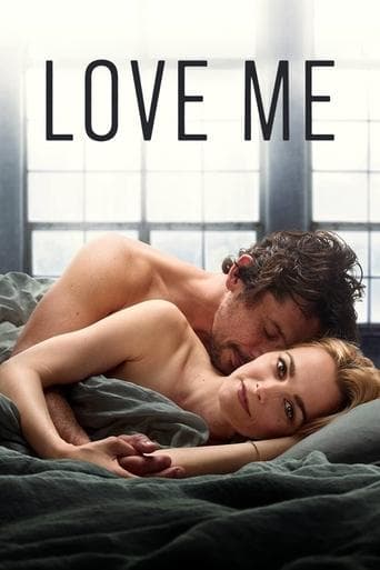 Plakát: Love Me